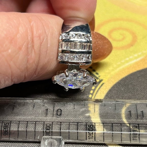 💍💜gorgeous right hand cocktail ring-cubic in silver NWOT-marquise stone … - Picture 16 of 16